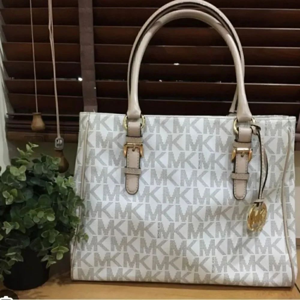 Michael Kors Jet Set Charm Top Tote in Vanilla NWT